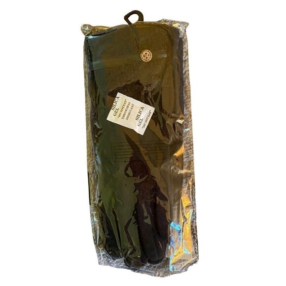 LIB Design NY Black Microsuede Smart Touch Gloves OSFM - Picture 8 of 9